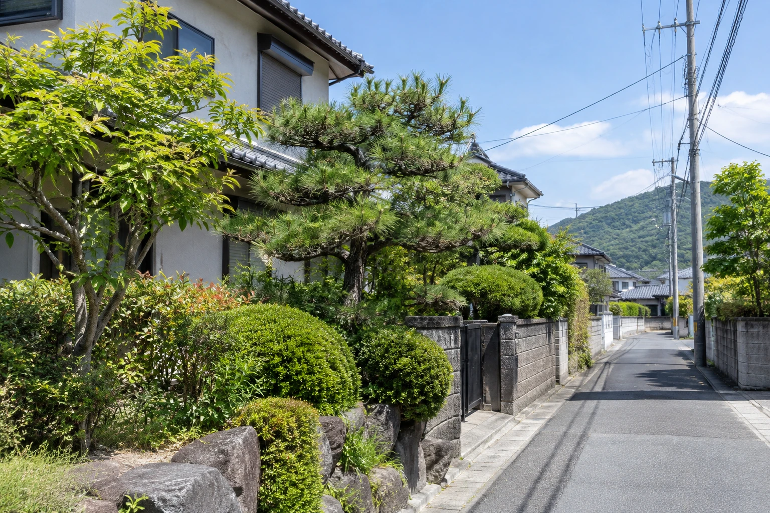 井原市で庭木の剪定を頼むならに関連する庭の風景