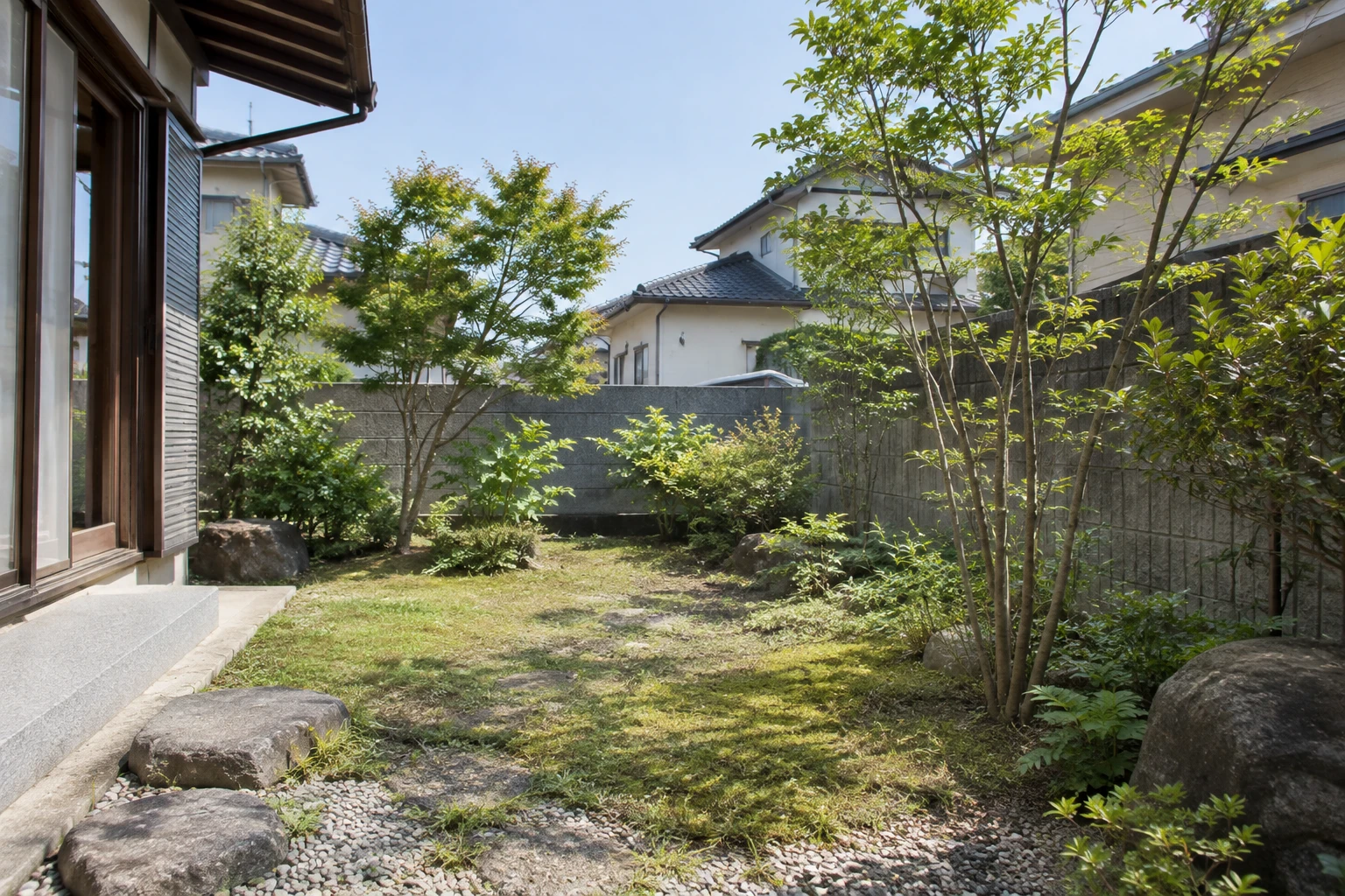 岡山市で庭をなくす業者を探すならに関連する庭の風景