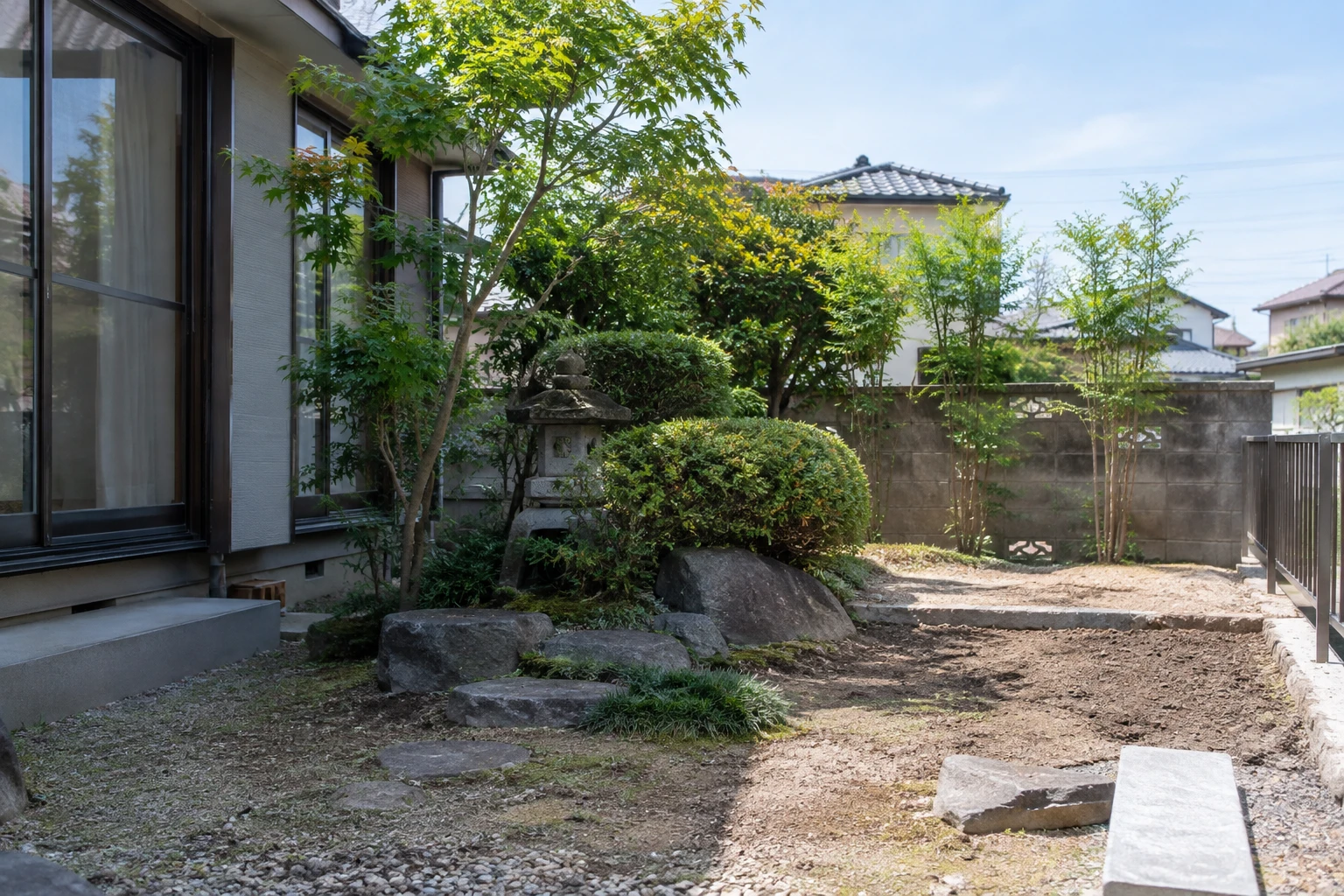 岡山市で庭を一坪ほど撤去したい方へに関連する庭の風景