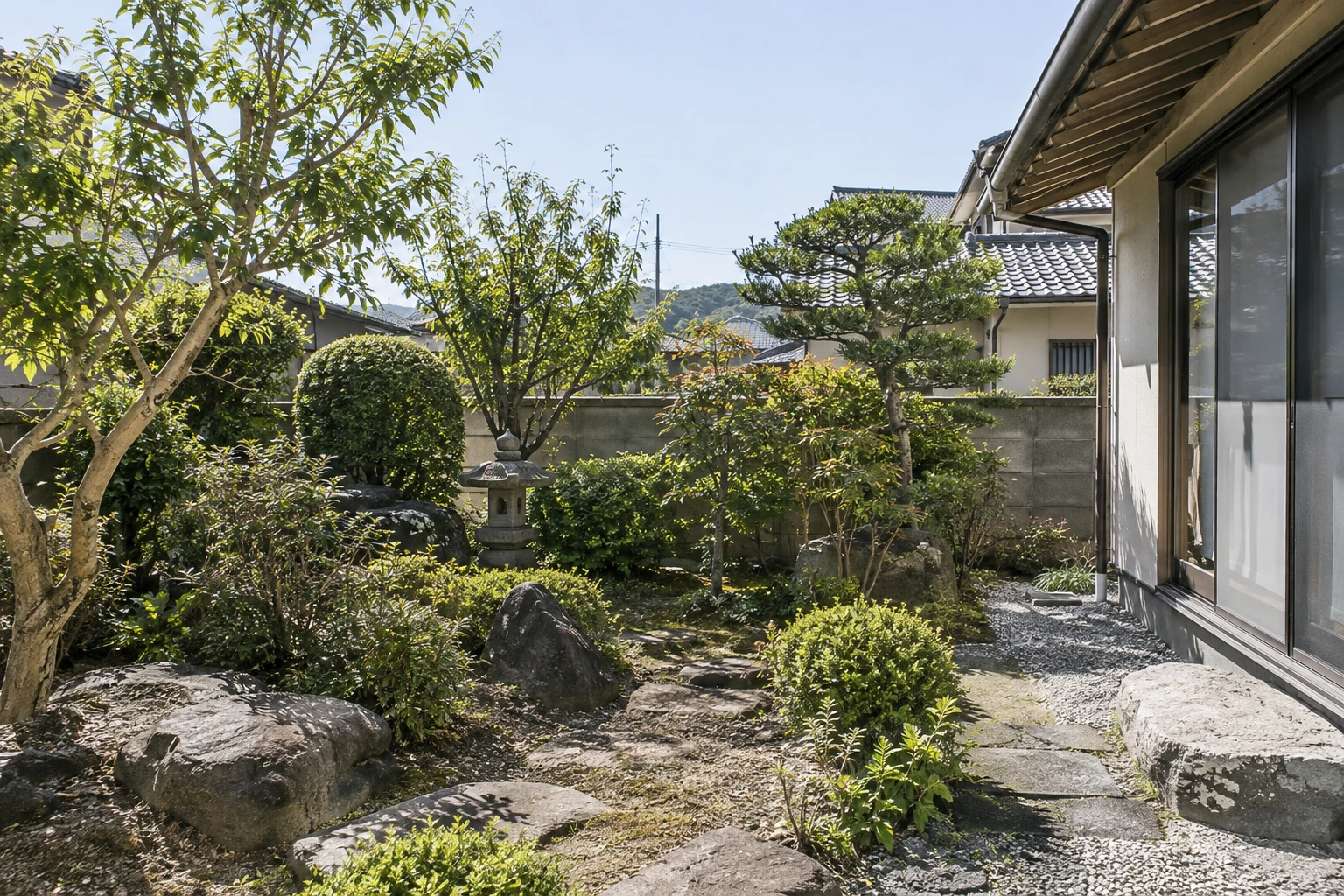 岡山市で庭じまいをまとめて頼むにはに関連する庭の風景