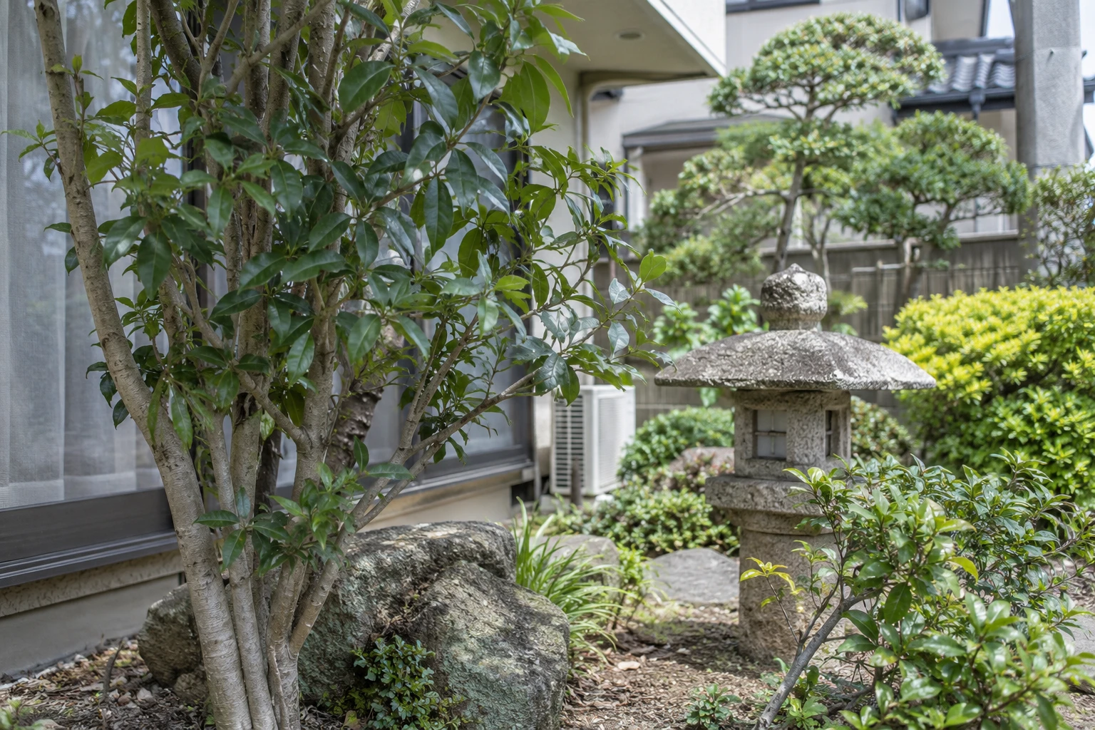 残す庭木や設備は、迷う物も含めて伝えるに関連する庭の細部