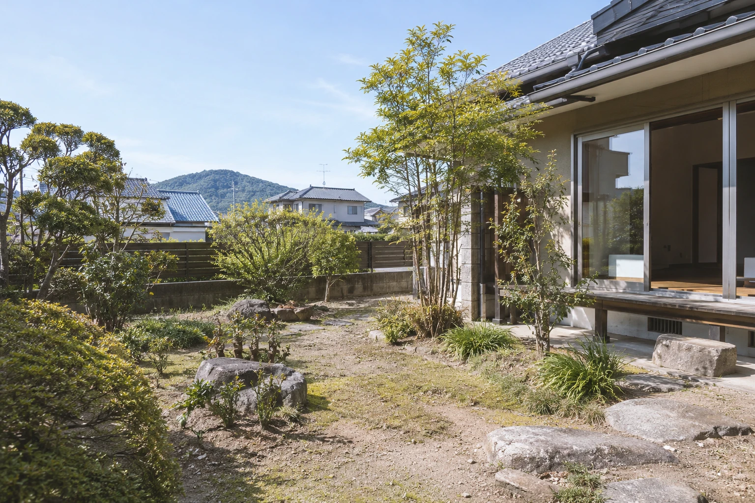岡山市で中古住宅の庭をやり直すにはに関連する庭の風景