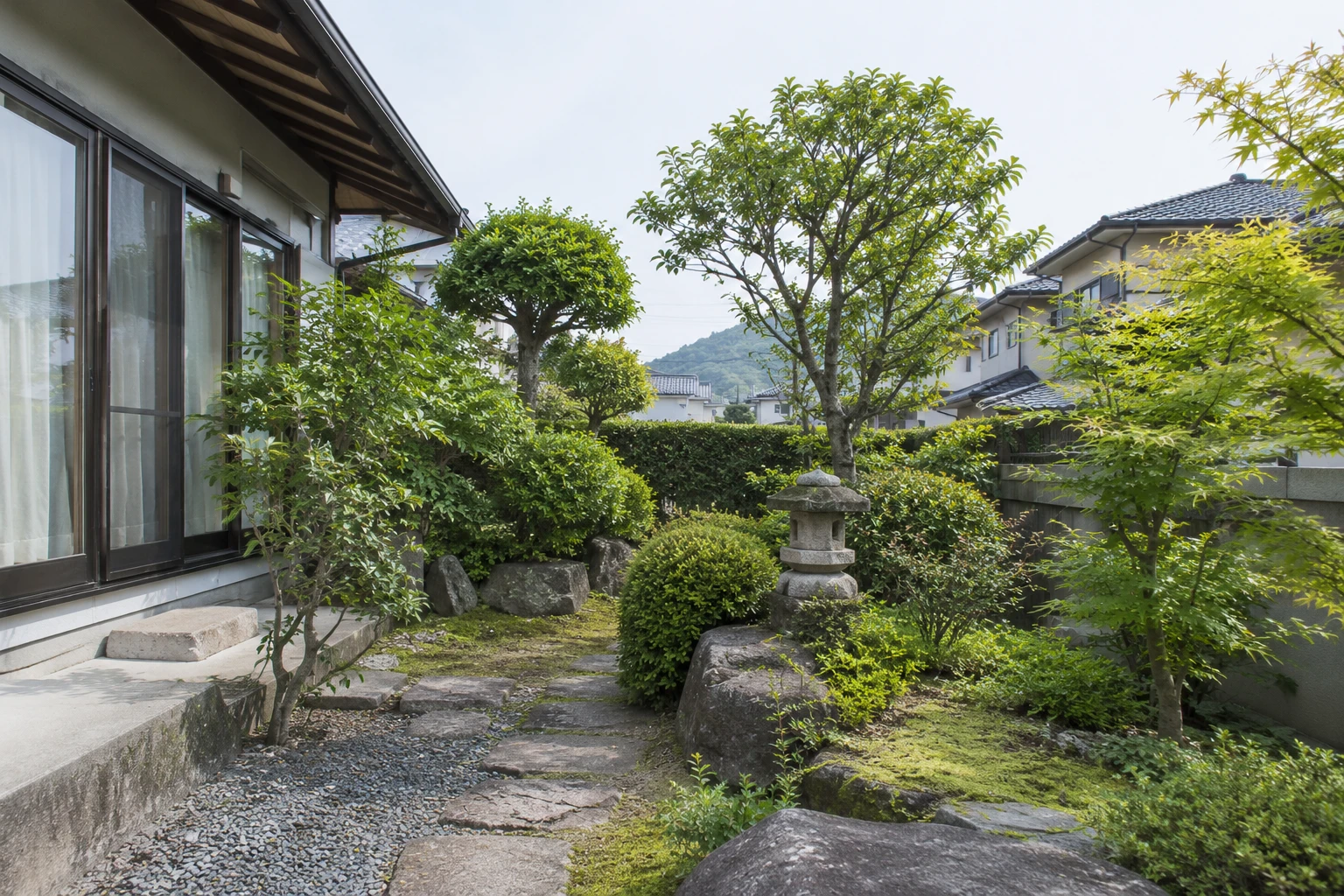 岡山市で中古住宅の庭をやり直すにはに関連する庭の風景