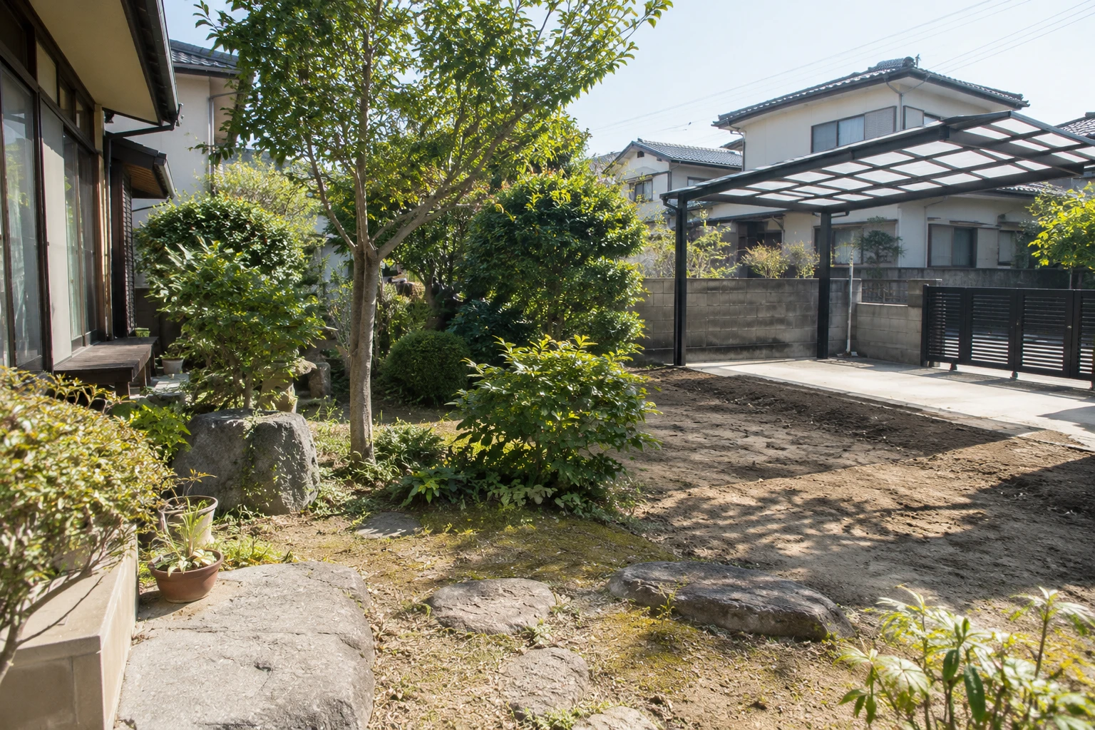 広島市で庭を駐車場にするにはに関連する庭の風景