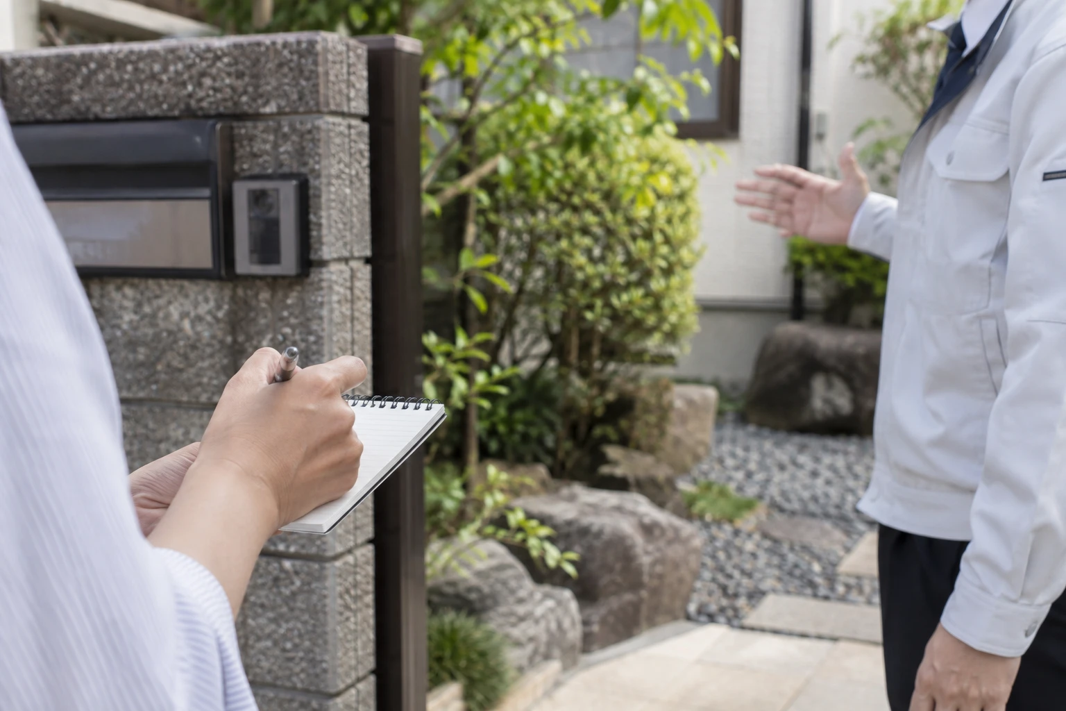 勧誘の日時・相手・内容と、断った後の連絡を記録するに関連する庭の細部