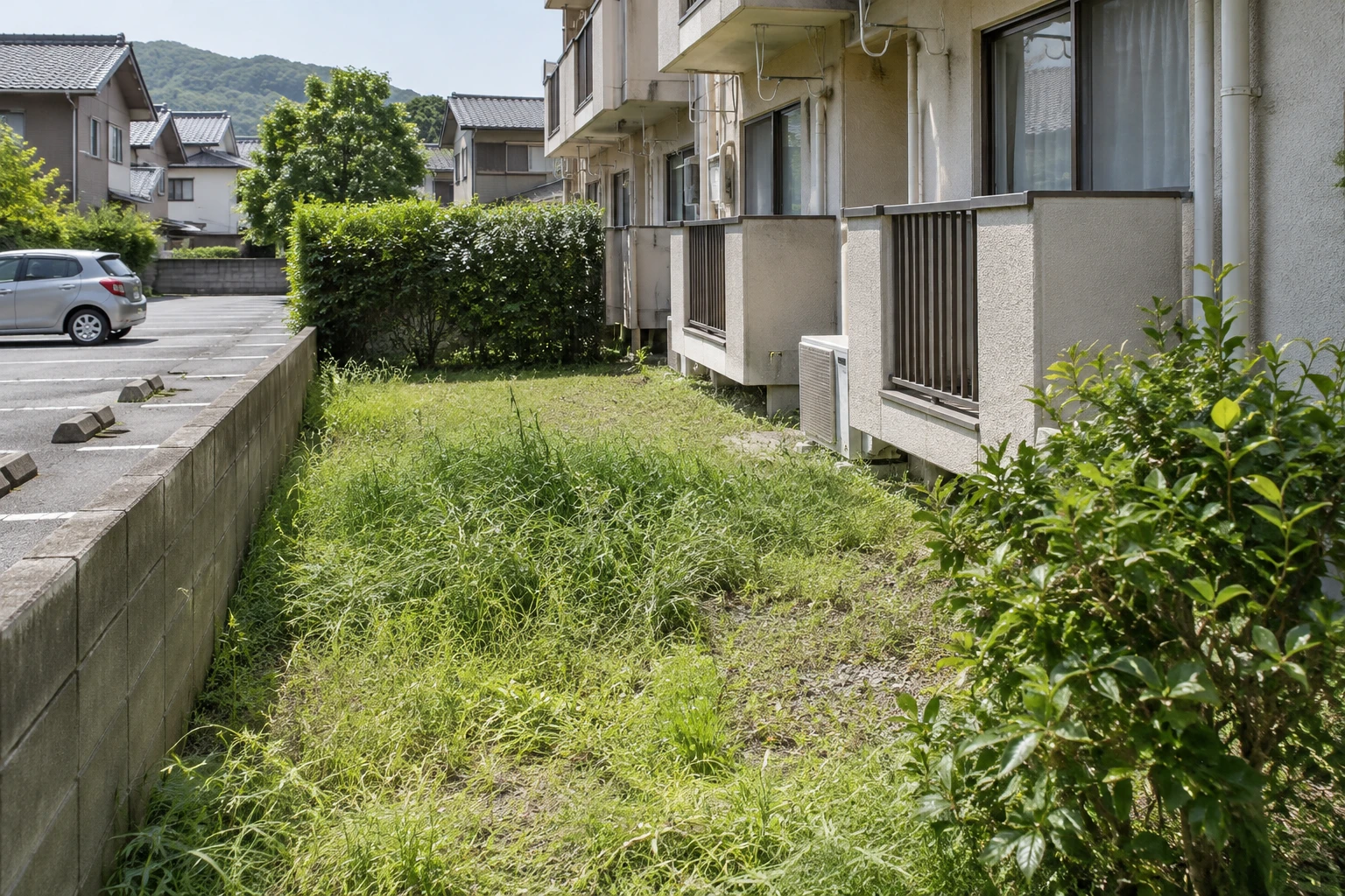 倉敷市でアパートの草刈りを頼むにはに関連する庭の風景