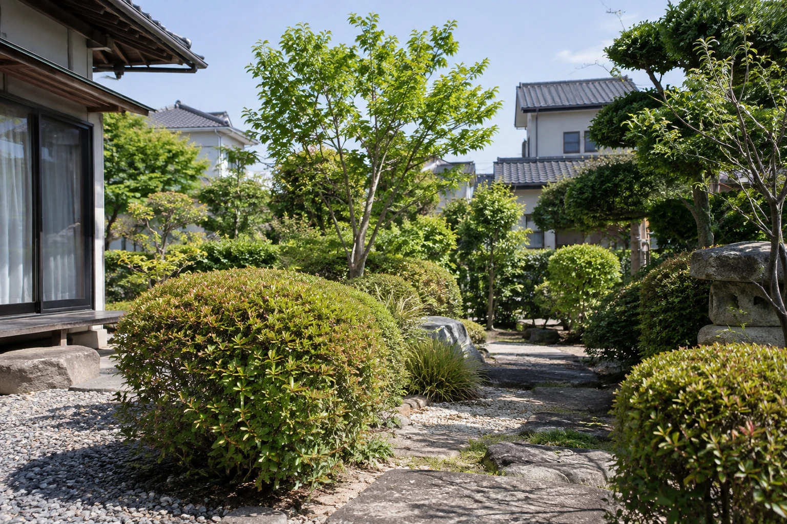 広島市のオフィス植栽管理費用を考えるに関連する庭の風景