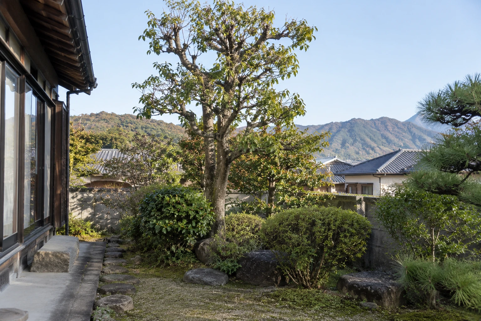 中国地方で庭木を伐採する時期はに関連する庭の風景