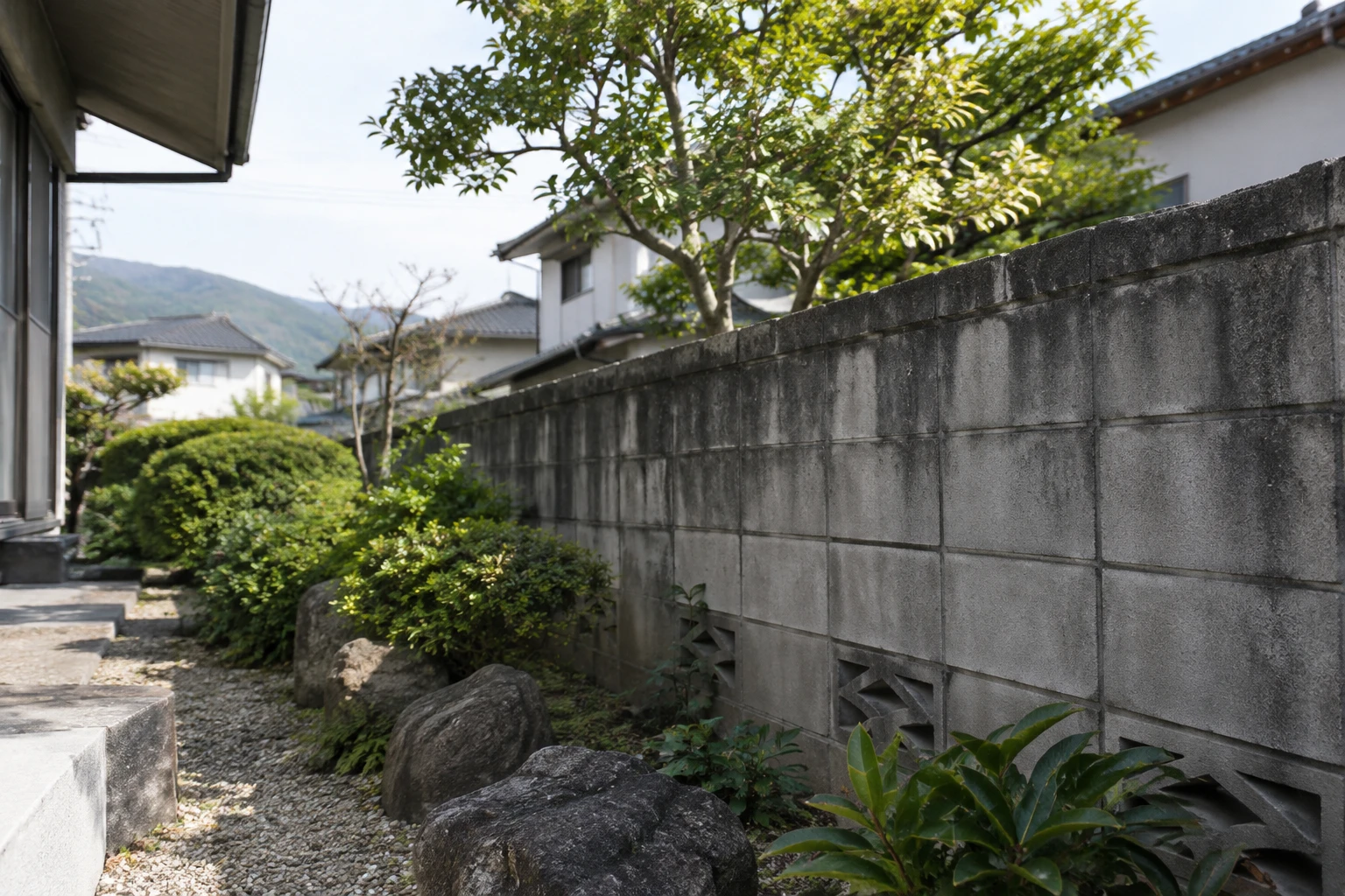 三原市の危険ブロック塀の一覧を探す方へに関連する庭の風景