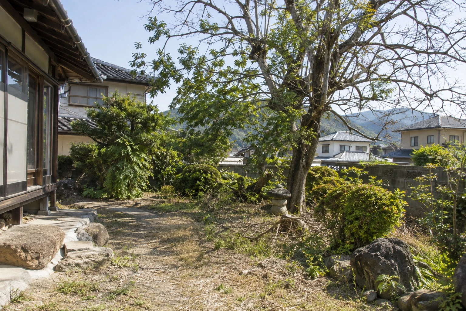三原市で危険木の伐採に補助金は使えるに関連する庭の風景