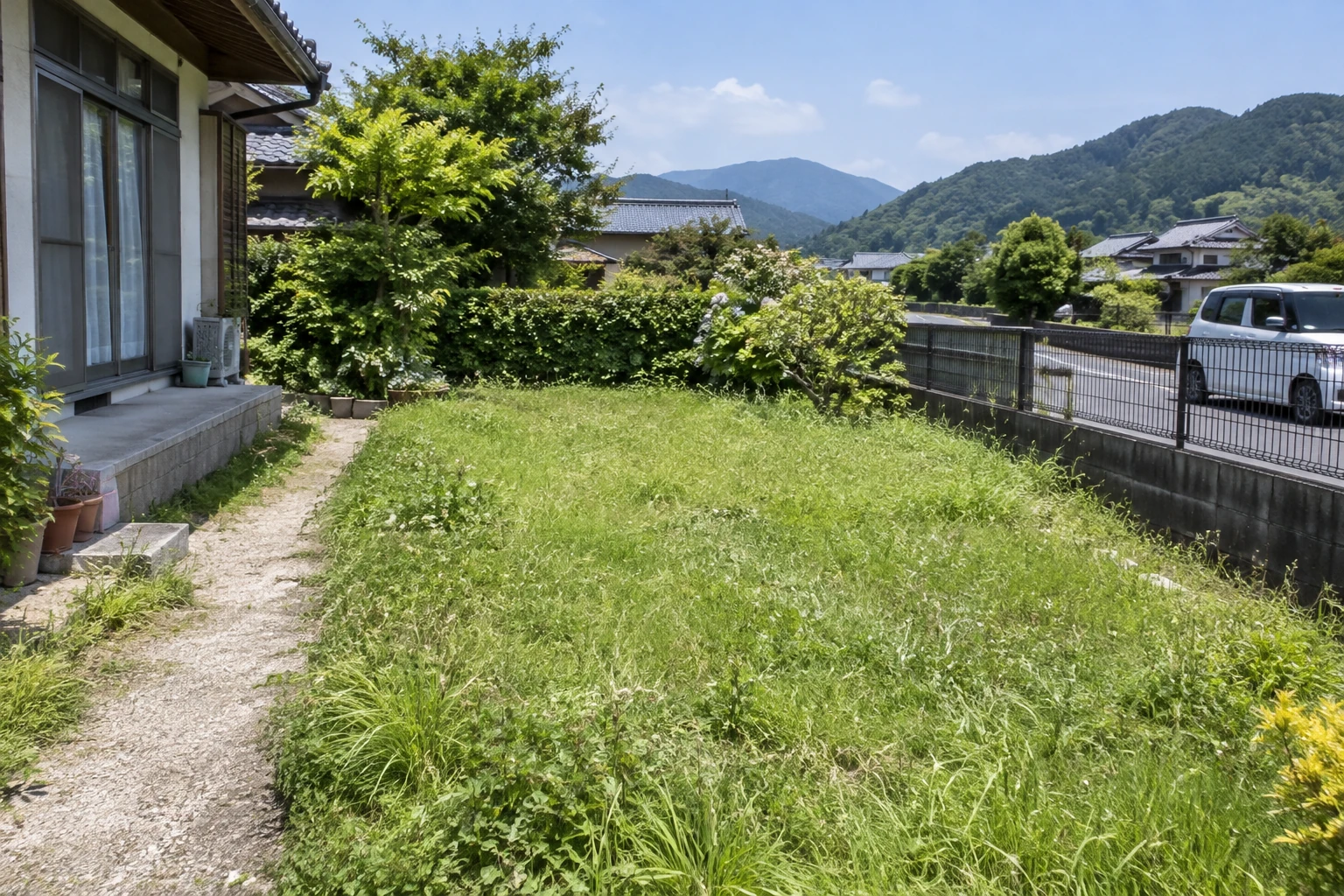 斜面や建物の近くは安全条件で作業方法が変わる